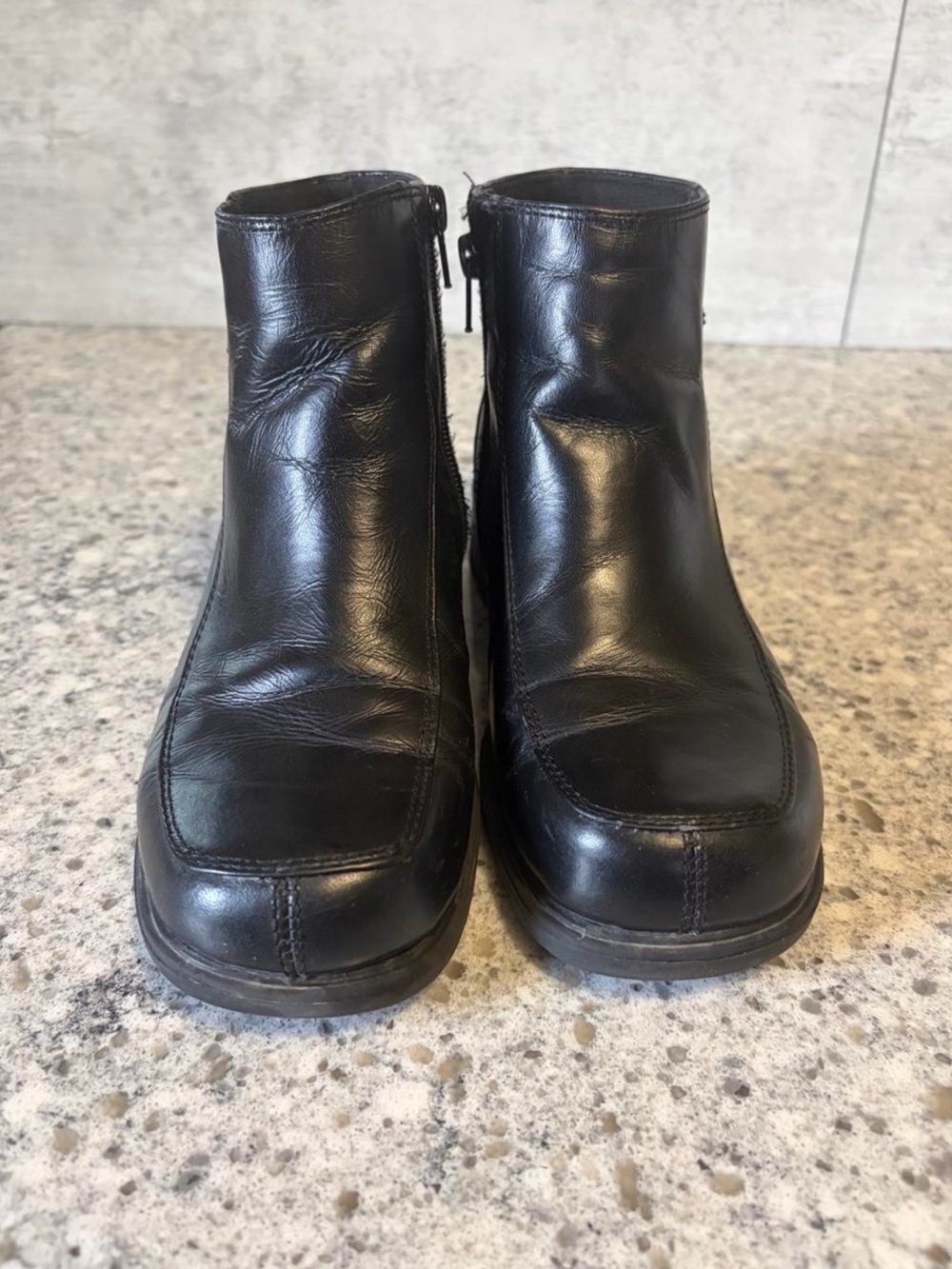 Earth Shoes Marion Black Leather Square Toe Ankle Boots Side Zip Size 6.5
